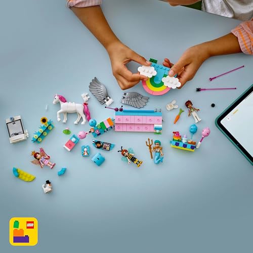 LEGO Friends Kostümparty mit Einhorn und Fee - Spielzeug für Mädchen ab 6 Jahren, inkl. Bühne, DJ-Pult, 4 Mini-Puppen, Kater Churro & Pferd als Tierfigur, Plus Zubehör - Geschenkidee - 42661
