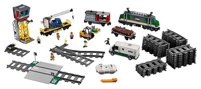 LEGO City Trains Güterzug - Zug Spielzeug, Gabelstapler, 32 Gleisstücke, Signalleuchten & 6 Minifiguren – Lokomotive Spielset für Kinder - Kreatives Geschenk für Jungen & Mädchen ab 6 Jahren - 60198