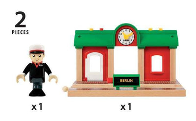 BRIO World 33578 Sprechender Bahnhof Eisenbahn Zubehör mit Aufnahmefunktion - Kleinkinderspielzeug empfohlen ab 3 Jahren
