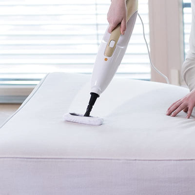 LIVINGTON Prime Steam Mop – Dampfbesen mit Knickgelenk für schwer erreichbare Stellen – vielseitiger Dampfreiniger zur Reinigung von Böden, Polstern und mehr - für schonende Bodenreinigung