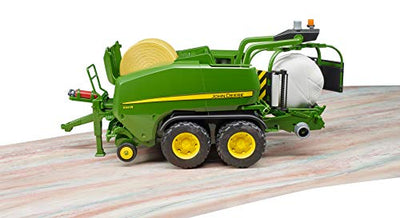 bruder 02032 - John Deere Rundballen-Presswickelkombination C441R - 1:16 Bauernhof, Landwirtschaft, Traktor, Anhänger, Erntemaschine, Pressewickler, Mähdrescher Zubehör, grün