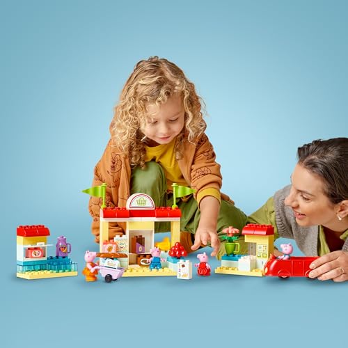 LEGO DUPLO Peppa Pig Supermarkt – Lernspielzeug zur Förderung der Feinmotorik für Mädchen & Jungen ab 2 Jahren – inkl. Geschäft mit Auto und 4 Figuren – Geschenkidee für Kleinkinder – 10434