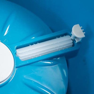 LIVINGTON Clean Water Spin Mop - Wischmop Set mit Zwei-Kammer-Filtersystem - trennt Schmutzwasser von Frischwasser - Bodenwischer für jeden Boden - mit Neuer 135cm Langer Stange - Auswringfunktion