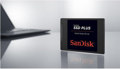 SanDisk SSD Plus interne SSD Festplatte 240 GB (schnelleres Hoch,-Herunterfahren und Laden, Lesegeschwindigkeit 530 MB/s, Schreibgeschwindigkeit 440 MB/s, stoßfest) Festkörper-Laufwerk