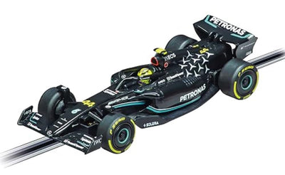 Carrera - 20064238 GO Mercedes-AMG F1 W14 E Performance L. Hamilton | Fahrzeug im Maßstab 1:43 | Slotcar | Kompatibel GO, GO Plus & GO Battery | Für Kinder & Erwachsene