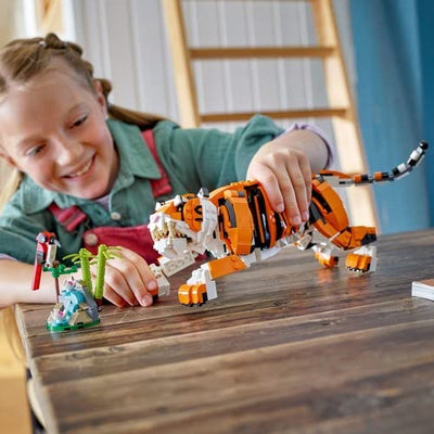LEGO 31129 Creator Majestätischer Tiger, Panda oder Fisch, 3-in-1 Tierfiguren-Set, Spielzeug für Kinder, Jungen und Mädchen, Konstruktionsspielzeug mit Tieren