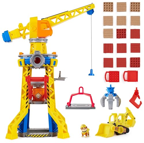 Rubble & Crew – Baupfoten Hof Kran-Spielset (68 cm) mit Rubble-Actionfigur, Planierraupen-Baufahrzeug und 340 g Kinetic Sand Build-it Sand, Spielzeug geeignet für Kinder ab 3 Jahren