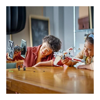 LEGO Star Wars 75393 Mashup aus TIE Fighter & X-Wing– Spielzeug mit 2 Raumschiffen, 4 Minifiguren und Droidenfigur, kreatives Geschenk für Jungs ab 9 Jahren und Fans