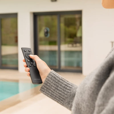 Cecotec Fensterputzroboter Windroid 890 SprayWater Smart Connected. 90 W, 3-in-1: Sprüht, Reinigt und Trocknet, App, Fernbedienung, Automatisches Sprühen, 4 Prog, Steuerung von Funktionen, Bewegungen