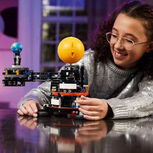 LEGO Technic Sonne Erde Mond Modell Spielset, Geschenk für Kinder ab 10 Jahren, Weltraum Spielzeug zur Darstellung des Sonnensystems, lässt Jungen und Mädchen fantasievoll Spielen 42179