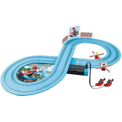 Carrera - 20063026 - First Nintendo Mario Kart Rennstrecken-Set für Kleinkinder|2,4m elektrische Rennbahn mit Mario & Yoshi Spielzeugautos|mit Handregler & Streckenteilen|für Kinder ab 3 Jahren