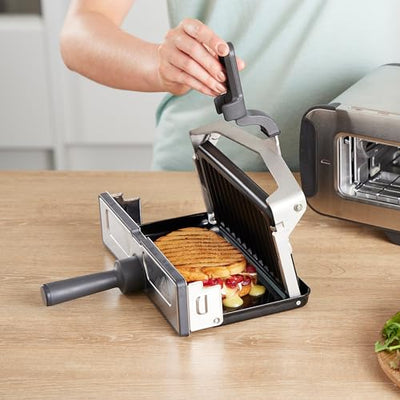 Ninja Foodi 3-in-1 Toaster, Elektrogrill mit Deckel, Panini-Presse mit Flip-Design, 7 Kochfunktionen, 7 Toastlinien, Backblech und Krümelschale, Edelstahl, ST202EU