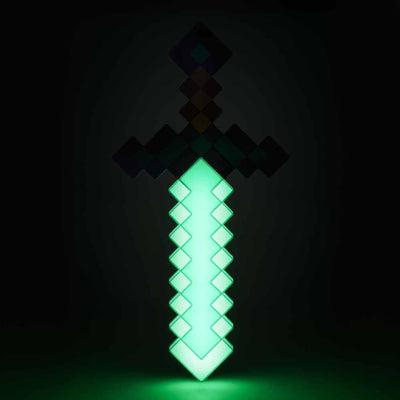 Minecraft Diamantschwert Licht - Offiziell lizenziertes Merchandise, 3 dynamische Lichtmodi mit Sound-Reaktion, Gamer-Raum-Dekor & Sammlerstück, USB- oder batteriebetrieben