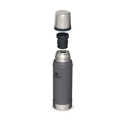 Stanley Classic Legendary Thermosflasche 750 ml - Thermos Hält 20 Stunden Heiß oder Kalt - Edelstahl Thermoskanne - BPA-Frei - Spülmaschinenfest - Charcoal