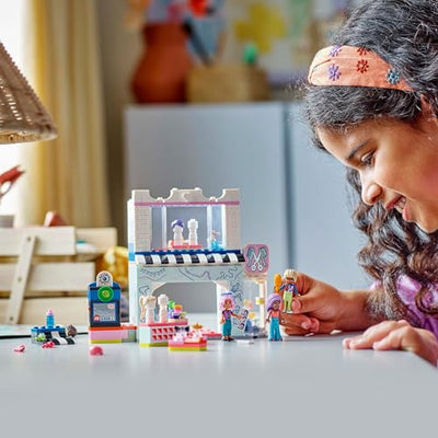LEGO Friends Friseursalon, BAU- und Spielset für kreative Rollenspiele, Bauspielzeug, Geschenk für Mädchen ab 7 Jahren, 3 Minifiguren der Charaktere für Rollenspiele 42662
