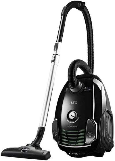 AEG VX6-2-ÖKOX Staubsauger mit Beutel / 60% Recyclingmaterial / Zusatzdüsen / Hart- und Teppichböden / 9 m Aktionsradius / ergonomischer Handgriff / 800 Watt / neue technische Version / schwarz, grün