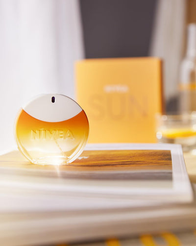 NIVEA SUN Eau de Toilette, Parfum mit dem Original Sonnencreme Duft, sommerlicher und erfrischender unisex, im ikonischen Parfüm-Flakon (30 ml) (Packung mit 2)