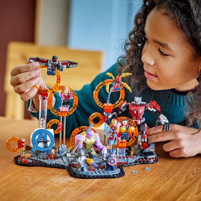 LEGO ǀ Marvel Avengers: Endgame Letzter Showdown - Bauspielzeug mit 10 Minifiguren, darunter Captain America, Iron Man, Black Panther & Dr. Strange - Geschenk für Jungen und Mädchen 76323