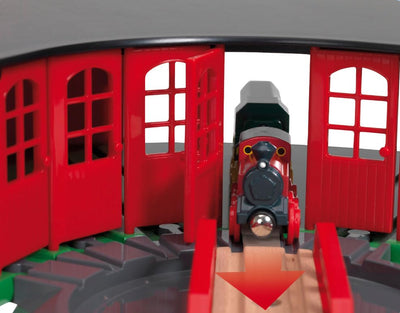 BRIO World 33736 Großer Ringlokschuppen mit Drehscheibe - Zubehör Holzeisenbahn - Kleinkinderspielzeug empfohlen ab 3 Jahren