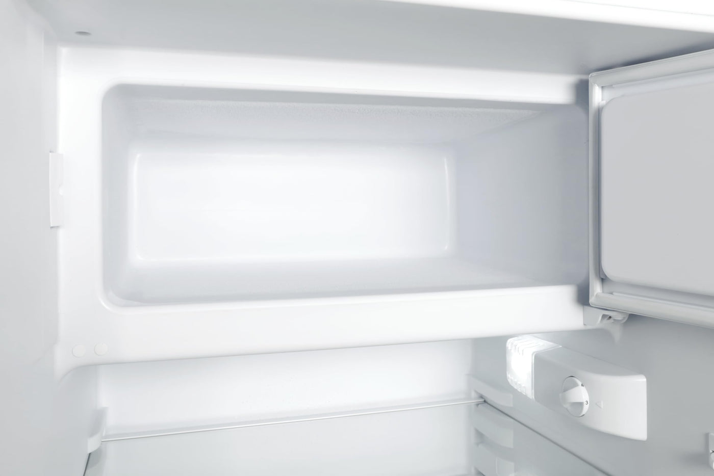 Kühlschrank 4* Gefrierfach Einbaukühlschrank Schlepptür 88 cm Respekta