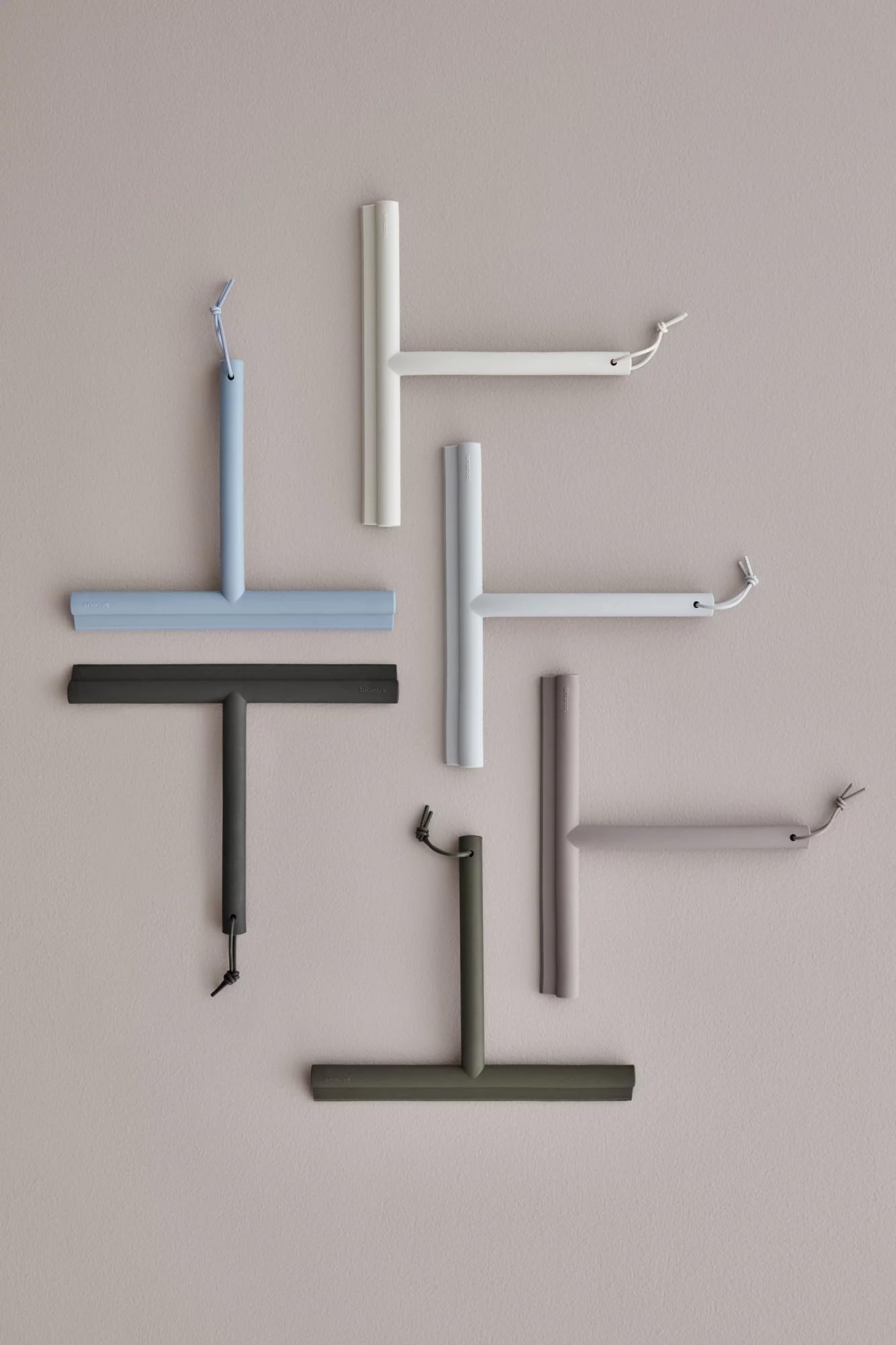 Blomus Duschabzieher -VIPO- Duschwischer mit Halterung 24 cm breit Abzieher aus Silikon für Dusche, Badezimmer Fensterabzieher Scheibenabzieher Moonbeam (69201)