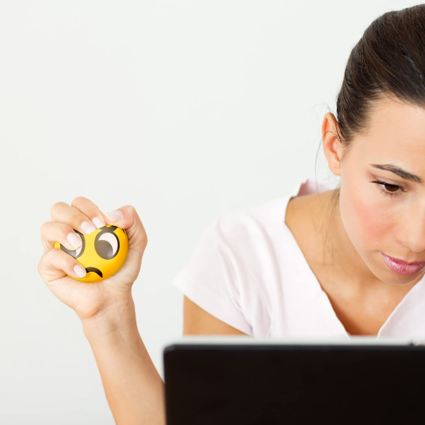 18 Stücke Stressball, Anti Stress Spielzeug Bälle, Antistressbälle für Kinder Erwachsene Mitgebsel Gastgeschenke Kindergeburtstag Weihnachten