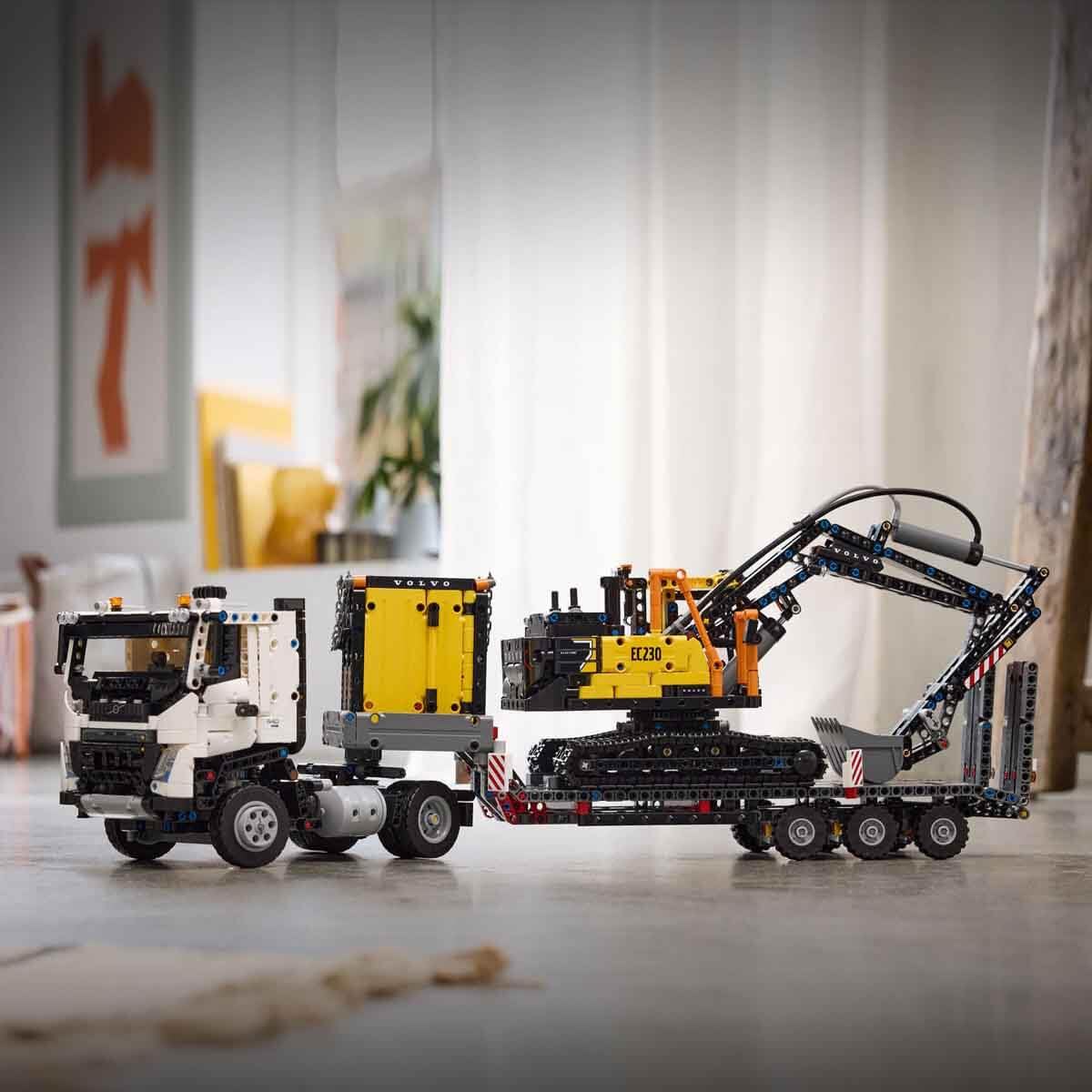 LEGO Technic Volvo FMX LKW mit EC230 Electric Raupenbagger, Kinderspielzeug, Geschenkset für Jungen und Mädchen ab 10 Jahren, Spielzeug Baufahrzeuge, Bagger-Spielzeugset 42175