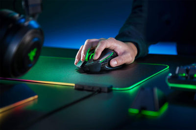 Razer Basilisk Ultimate - Kabellose Gaming Maus mit 11 programmierbaren Tasten (Wireless HyperSpeed Technologie, optischer Fokus+ Sensor + Switches, Chroma RGB Beleuchtung) mit Ladestation