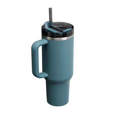 Stanley Quencher H2.0 FlowState Trinkflasche mit Strohhalm 1.2L - Thermobecher Kühlt 11 Stunden - 48 Stunden Eisgekühlt - Spülmaschinenfest - Thermosflasche BPA Frei - Kaffeebecher To Go - Blue Spruce