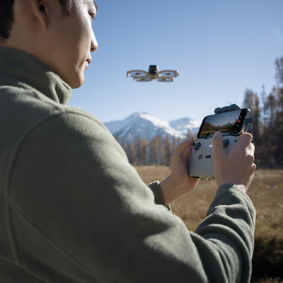 DJI Flip – Mini Drohne mit Kamera 4K Für Erwachsene, unter 249g, Follow-Me, 13 km HD-Übertragung, Handstart, Automatische Rückkehr, 31 Min Flugzeit, Kompakte Drohne mit Kamera Für Reise & Alltag