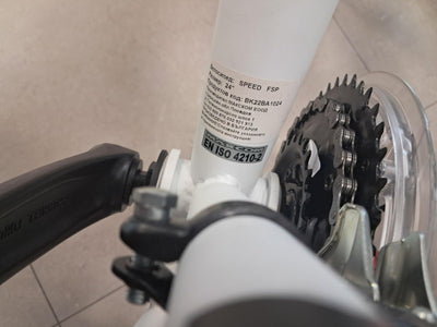 Multibrand Probike Adventure 24 Zoll Mountainbike 18 Gang Mädchen-Fahrrad & Jungen-Fahrrad, geeignet ab 130-155 cm (Weiß-blaues Aluminium)