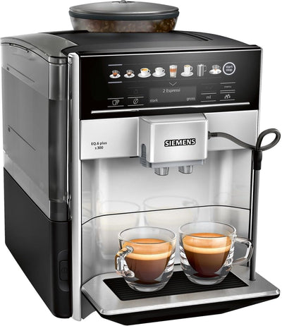 SIEMENS Kaffeevollautomat EQ.6 plus s300 TE653501DE, für viele Kaffeespezialitäten, Milch-Aufschäumdüse, Keramikmahlwerk, Doppeltassenfunktion, Antikalk, automatische Dampfreinigung, 1500 W, silber