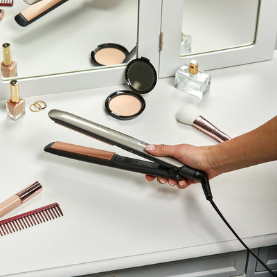 Remington Glätteisen Profi [Hitzeschutzsensor um Haarschäden zu verringern] Keratin Protect (hochwertige Keratin-Keramikbeschichtung mit Mandelöl) Digitales Display, 160-230°C, Haarglätter S8593