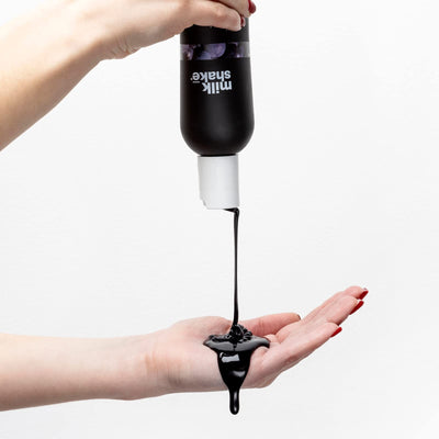 milk_shake® | icy blond shampoo | Spezielles Shampoo für blondes oder gebleichtes Haar | 300 ml | Anti-gelb Shampoo mit Schwarzpigmenten