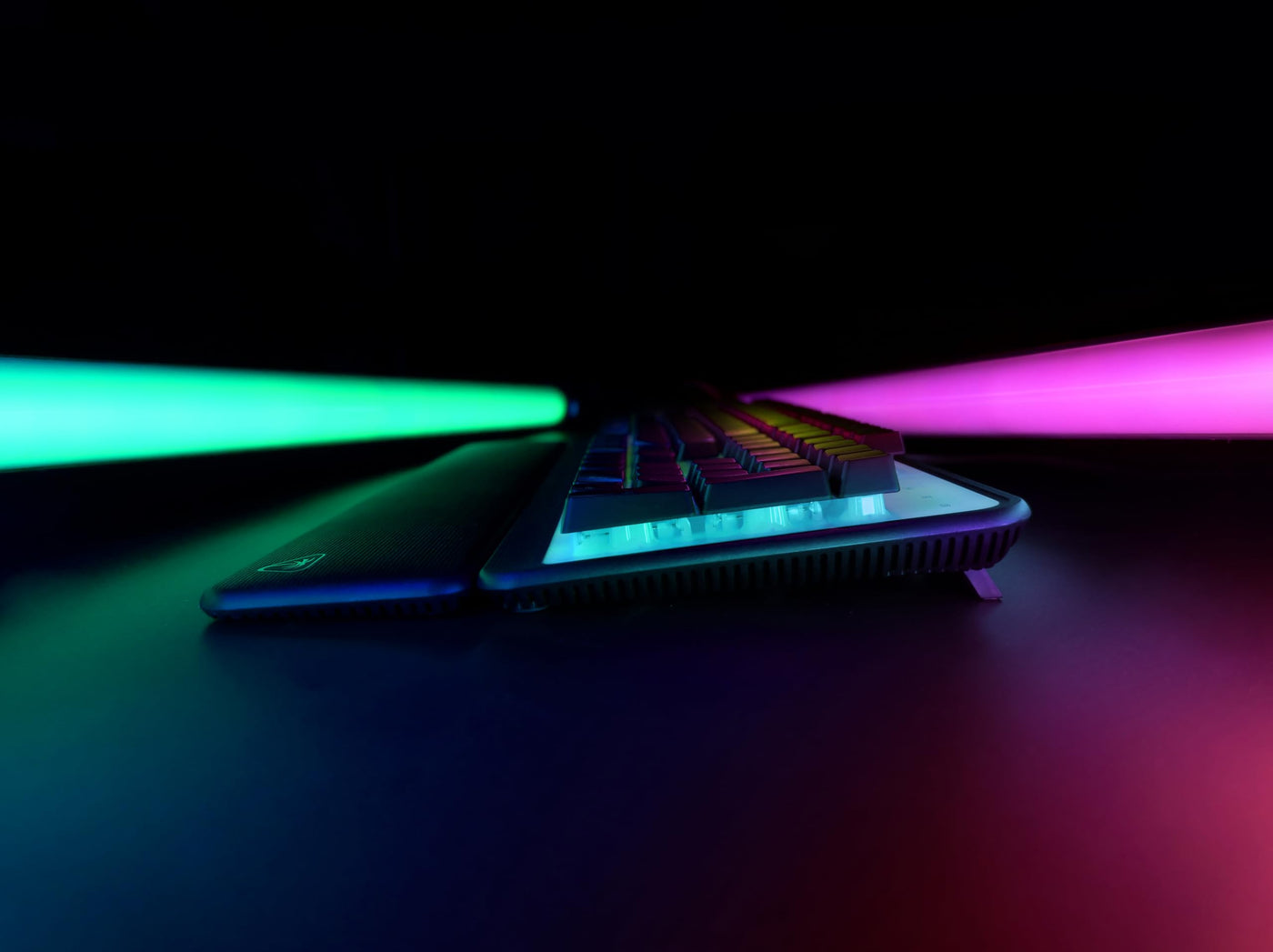 Turtle Beach Magma - Membrane RGB Gaming Keyboard mit Membrantasten, Advanced Anti-Ghosting, Easy-Shift Technologie, RGB-Beleuchtung, abnehmbare Handballenauflage