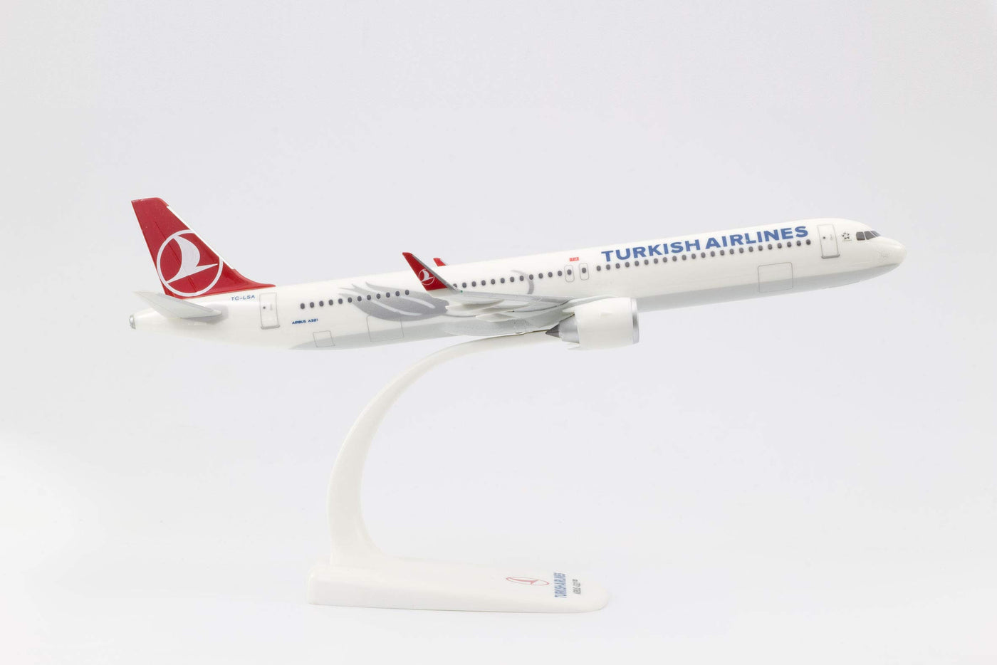 herpa 612210 – Airbus A321neo, Turkish Airlines, Wings, Modell Flugzeug mit Standfuß, Flieger, Modellbau, Miniaturmodelle, Sammlerstück, Kunststoff, Snap Fit - Maßstab 1:200