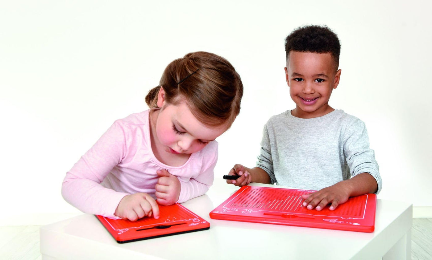 Beleduc 21042 - The Magical Magnetic Game,Red,280 x 255 x 12 mm, ab 3 Jahre, 1xMagnetboard