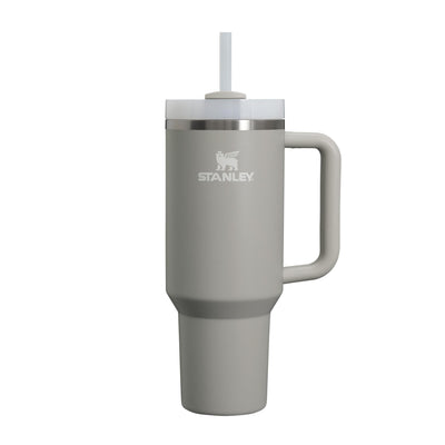 Stanley Quencher H2.0 FlowState Trinkflasche mit Strohhalm 1.2L - Thermobecher Kühlt 11 Stunden - 48 Stunden Eisgekühlt - Spülmaschinenfest - Thermosflasche BPA Frei - Kaffeebecher To Go - Ash