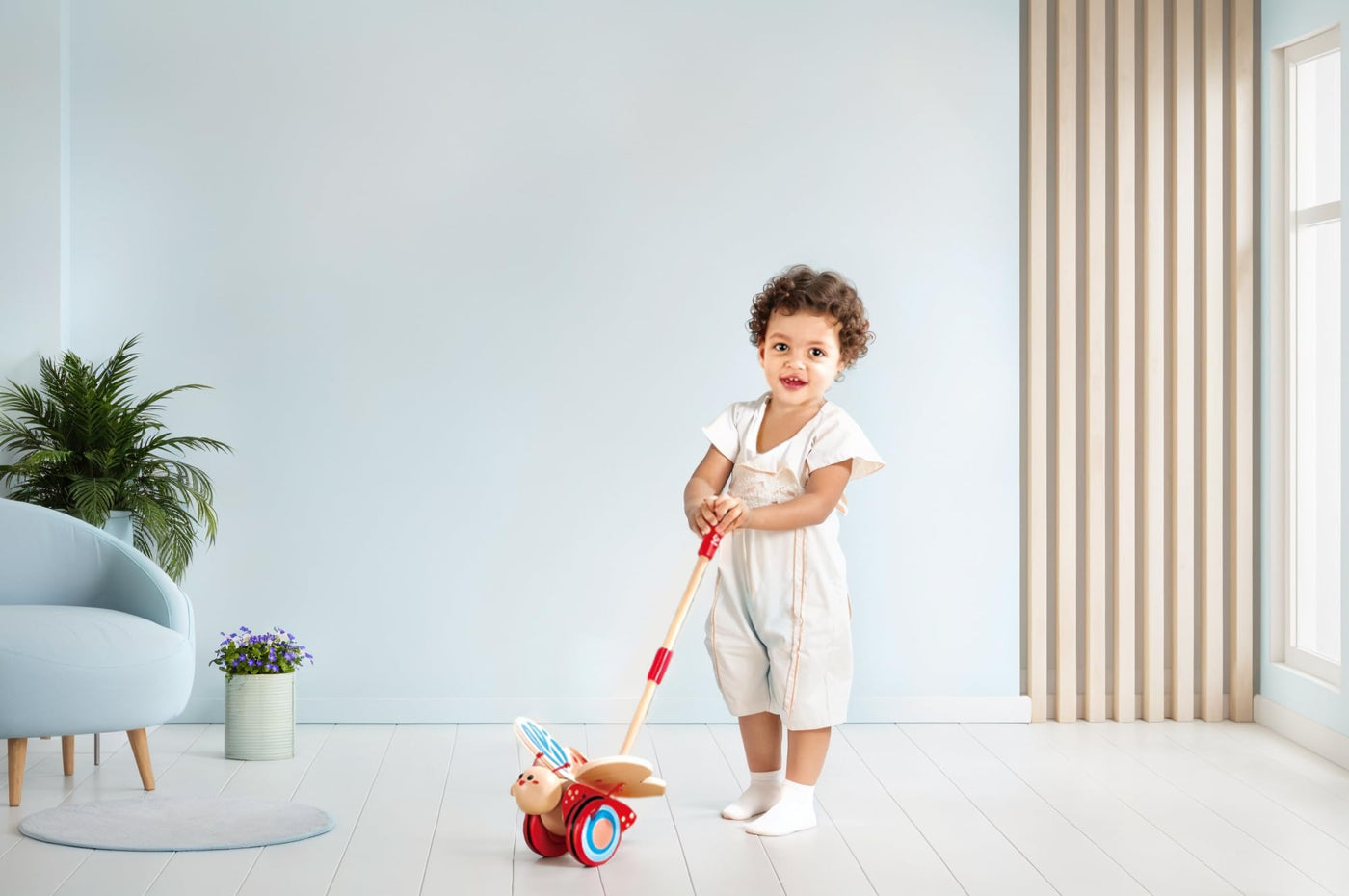 Hape Schiebetier Schmetterling mit bewegenden Flügeln aus Holz