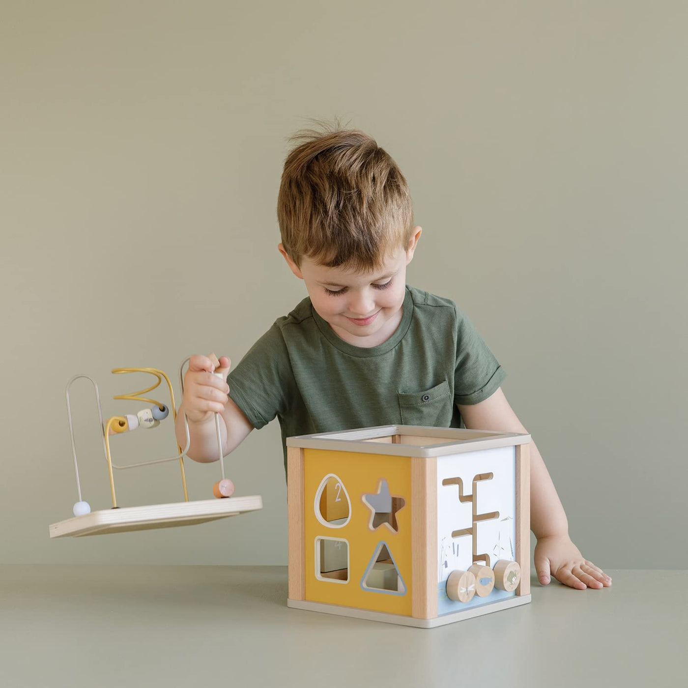 Little Dutch 7109 FSC Holz Aktivitäten-Würfel Motorikschleife - Little Goose