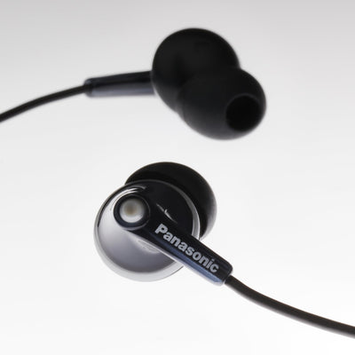 Panasonic RP-HJE125E-K Ergofit In-Ear-Kopfhörer mit kraftvollem Klang, bequemem rutschfestem Sitz und 3 Größen von Ohrstöpseln, schwarz