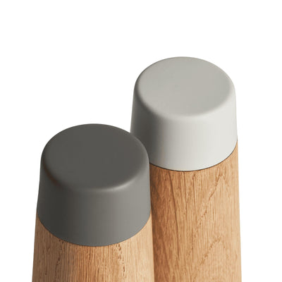 SPRINGLANE Salz & Pfeffermühle 2er Set aus Eichenholz & Beton, Gewürzmühle, Chilimühle, Verstellbares Keramikmahlwerk, Unbefüllt, Skandinavisches Design