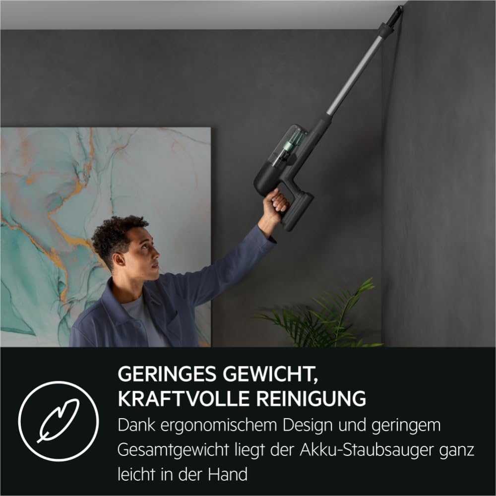 AEG ULTIMATE 7000 ÖKO AP71UB14AM Akku-Staubsauger/extra kraftvoll/ultraleicht 2,2 kg/70 % Recyclingmaterial/bis zu 40 Min. Laufzeit/120m²/5-Stufige Filtration/alle Böden/Automatik, Matte Black