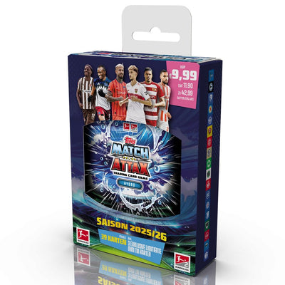 Bundle mit Topps Match Attax Bundesliga 2025/26 - Alle 3 verschiedenen Mini Tin Boxen + Exklusive Collect-it Hüllen