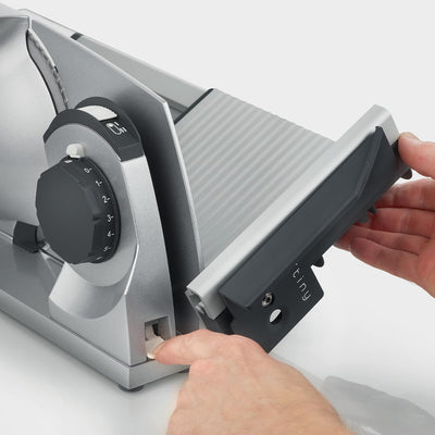 GRAEF Klappbarer Allesschneider MYtiny | Universale elektrische Schneidemaschine für die Küche MT1000 | Wurst, Gemüse, Brotschneidemaschine | Alleschneidemaschine klappbar | silber