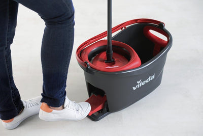 Vileda Turbo Wischmopp Komplett Set, Bodenwischer mit Teleskopstiel, Mikrofaser Moppkopf mit Kraftfasern und Eimer mit Powerschleuder, schnell und reinigungsstark, Stiellänge 75-130cm