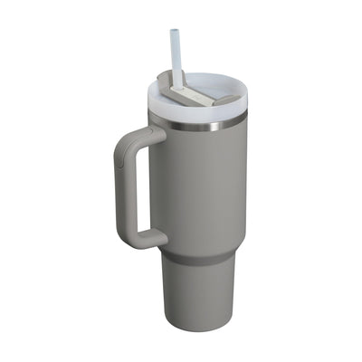 Stanley Quencher H2.0 FlowState Trinkflasche mit Strohhalm 1.2L - Thermobecher Kühlt 11 Stunden - 48 Stunden Eisgekühlt - Spülmaschinenfest - Thermosflasche BPA Frei - Kaffeebecher To Go - Ash