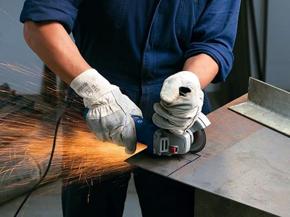 Bosch Professional Winkelschleifer GWS 7-125 (Scheiben-Ø 125mm, Leistung 720 Watt, inkl. Zusatzhandgriff, Aufnahmeflansch, Schutzhaube, Spannmutter, Zweilochschlüssel)