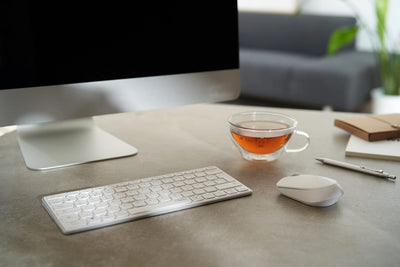 Rapoo 9600M kabelloses Tastatur-Maus Set Wireless Deskset 1300 DPI Sensor wiederaufladbarer Akku flaches Aluminium Design DE-Layout QWERTZ PC & Mac - weiß