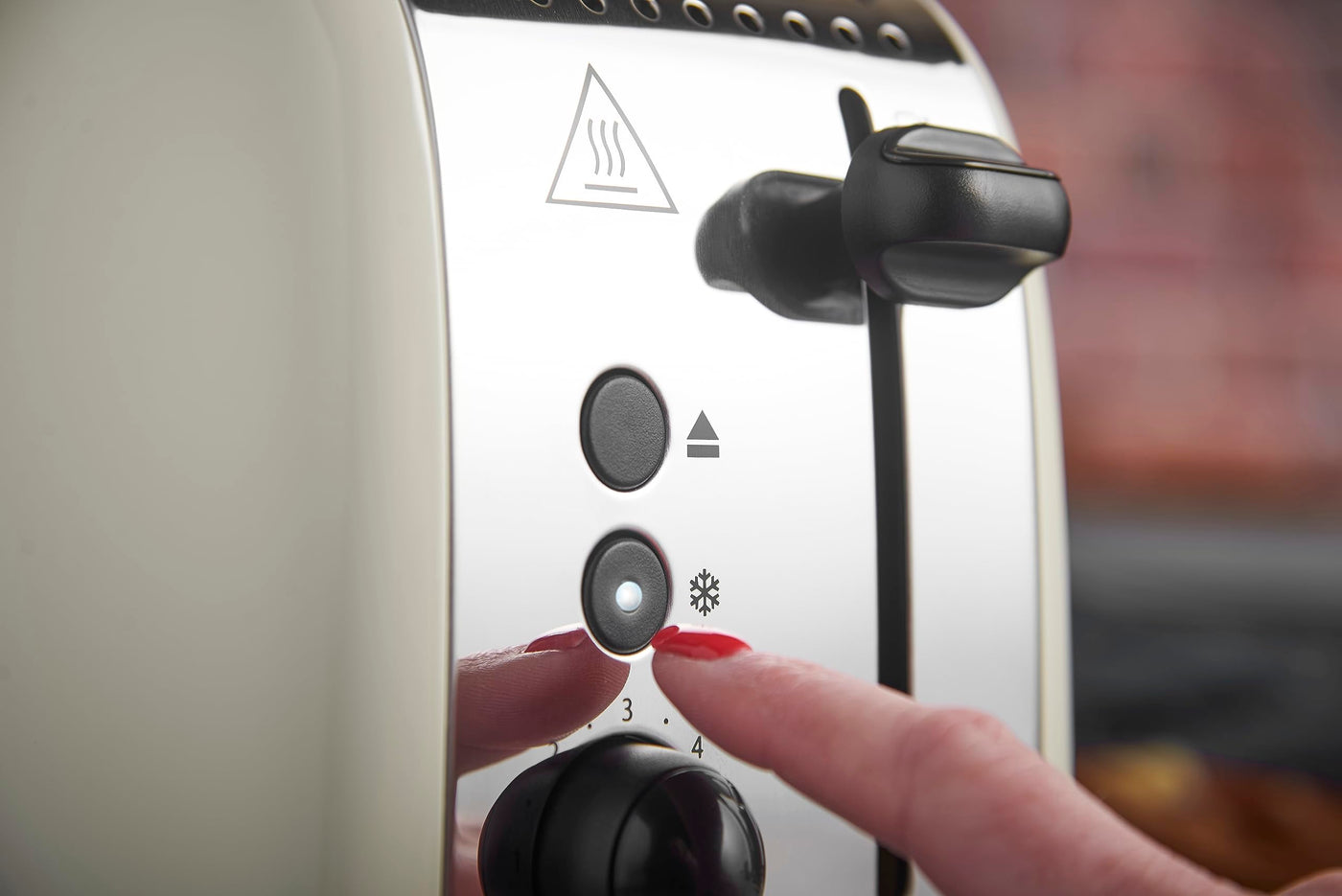 Russell Hobbs Toaster [für 2 Scheiben] Colours Plus Edelstahl Creme (extra breite Toastschlitze, inkl. Brötchenaufsatz, 6 Bräunungsstufen + Auftaufunktion, Lift & Look-Funktion, 1600W) 26551-56